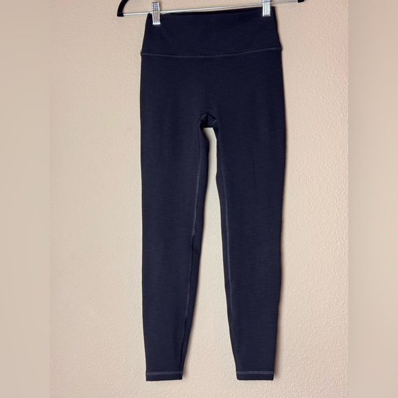 LIKE NEW 25" BLACK FLEO CHARGE HIGH WAISTED RIBBED LEGGING NO FRONT SEAM SMALL - Picture 2 of 5